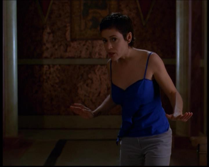 Charmed-Online-dot-614TheLegendOftheSleepyHalliwell0772.jpg