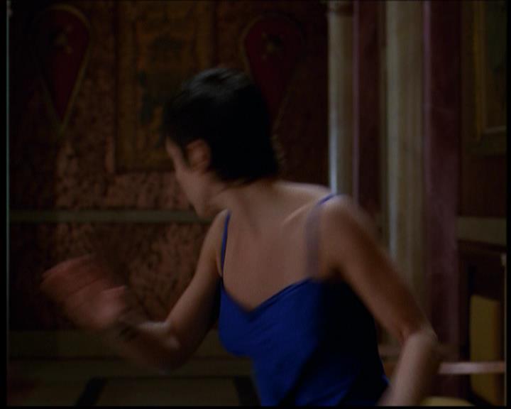 Charmed-Online-dot-614TheLegendOftheSleepyHalliwell0777.jpg Charmed-Online-dot-614TheLegendOftheSleepyHalliwell0777.jpg