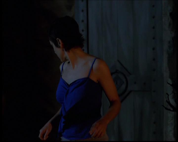 Charmed-Online-dot-614TheLegendOftheSleepyHalliwell0797.jpg Charmed-Online-dot-614TheLegendOftheSleepyHalliwell0797.jpg