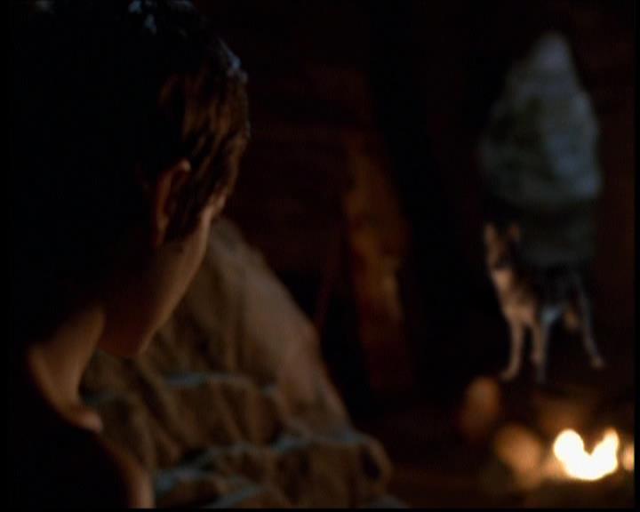 Charmed-Online-dot-614TheLegendOftheSleepyHalliwell0803.jpg Charmed-Online-dot-614TheLegendOftheSleepyHalliwell0803.jpg