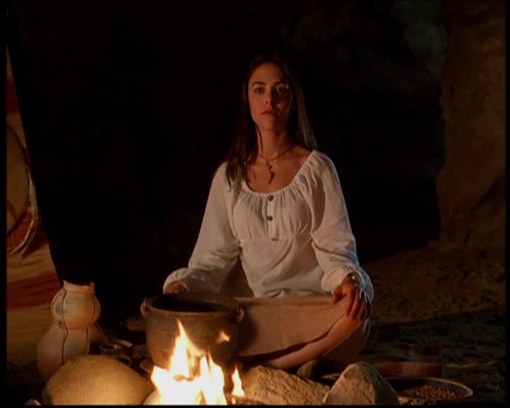 Charmed-Online-dot-614TheLegendOftheSleepyHalliwell0810.jpg Charmed-Online-dot-614TheLegendOftheSleepyHalliwell0810.jpg