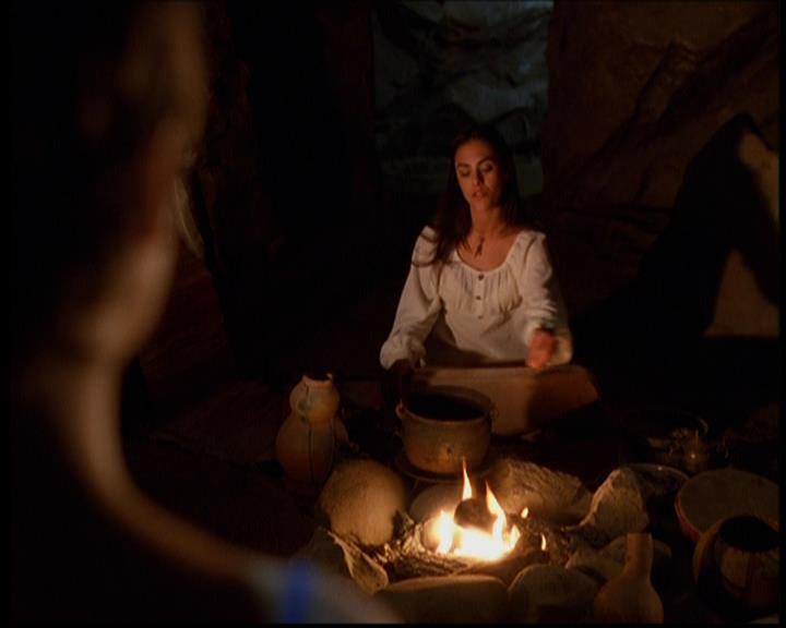 Charmed-Online-dot-614TheLegendOftheSleepyHalliwell0820.jpg