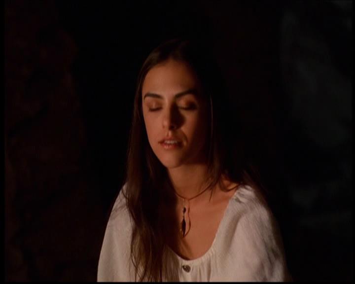 Charmed-Online-dot-614TheLegendOftheSleepyHalliwell0821.jpg Charmed-Online-dot-614TheLegendOftheSleepyHalliwell0821.jpg