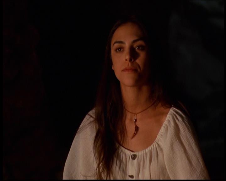 Charmed-Online-dot-614TheLegendOftheSleepyHalliwell0822.jpg