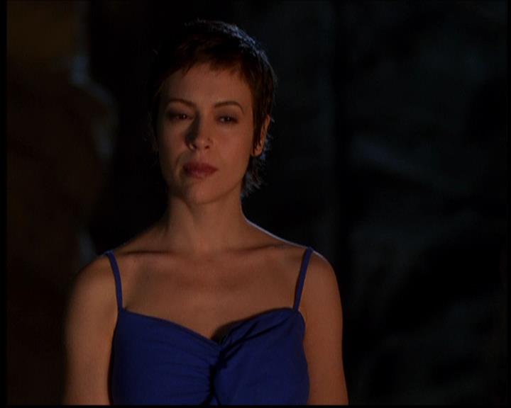 Charmed-Online-dot-614TheLegendOftheSleepyHalliwell0823.jpg Charmed-Online-dot-614TheLegendOftheSleepyHalliwell0823.jpg