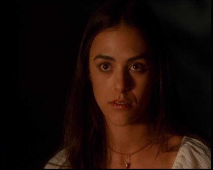 Charmed-Online-dot-614TheLegendOftheSleepyHalliwell0834.jpg Charmed-Online-dot-614TheLegendOftheSleepyHalliwell0834.jpg