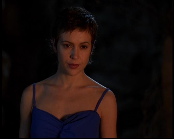 Charmed-Online-dot-614TheLegendOftheSleepyHalliwell0843.jpg