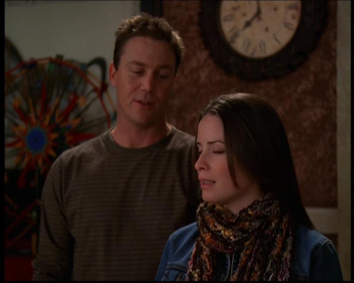 Charmed-Online-dot-614TheLegendOftheSleepyHalliwell0855.jpg Charmed-Online-dot-614TheLegendOftheSleepyHalliwell0855.jpg
