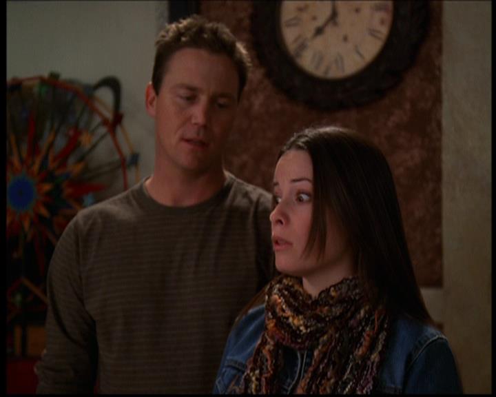 Charmed-Online-dot-614TheLegendOftheSleepyHalliwell0866.jpg Charmed-Online-dot-614TheLegendOftheSleepyHalliwell0866.jpg