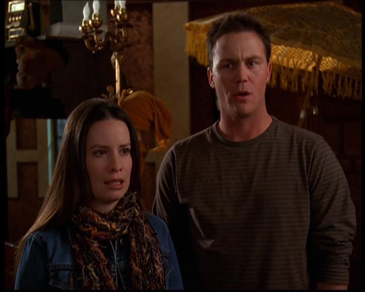 Charmed-Online-dot-614TheLegendOftheSleepyHalliwell0881.jpg Charmed-Online-dot-614TheLegendOftheSleepyHalliwell0881.jpg