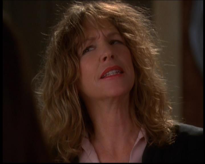 Charmed-Online-dot-614TheLegendOftheSleepyHalliwell0883.jpg