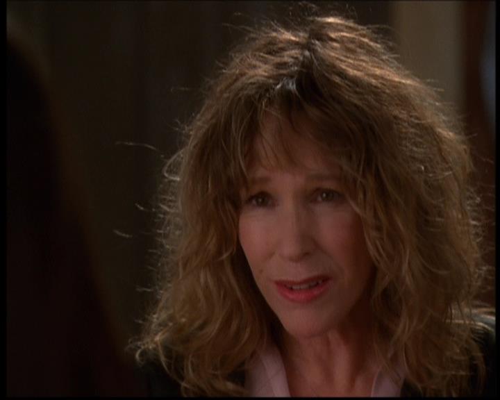 Charmed-Online-dot-614TheLegendOftheSleepyHalliwell0892.jpg Charmed-Online-dot-614TheLegendOftheSleepyHalliwell0892.jpg