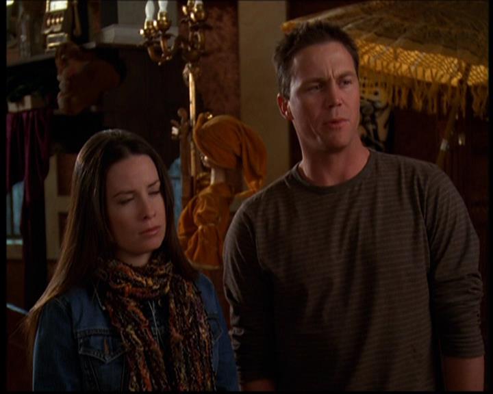 Charmed-Online-dot-614TheLegendOftheSleepyHalliwell0895.jpg