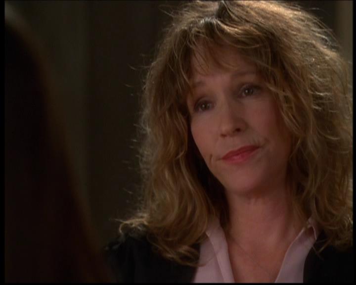 Charmed-Online-dot-614TheLegendOftheSleepyHalliwell0906.jpg Charmed-Online-dot-614TheLegendOftheSleepyHalliwell0906.jpg