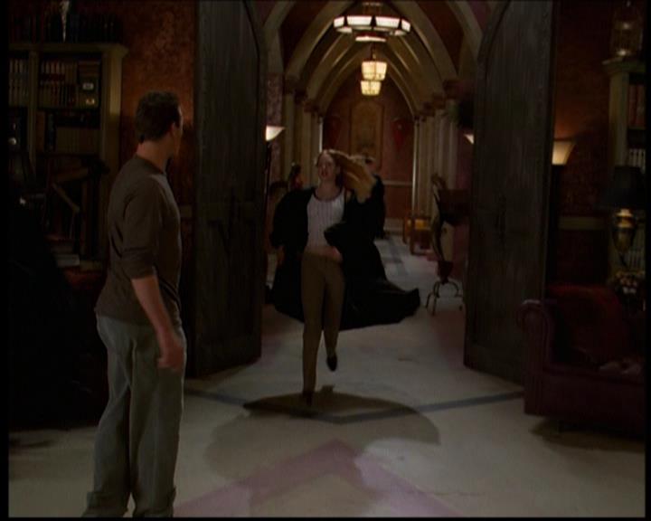 Charmed-Online-dot-614TheLegendOftheSleepyHalliwell0917.jpg Charmed-Online-dot-614TheLegendOftheSleepyHalliwell0917.jpg