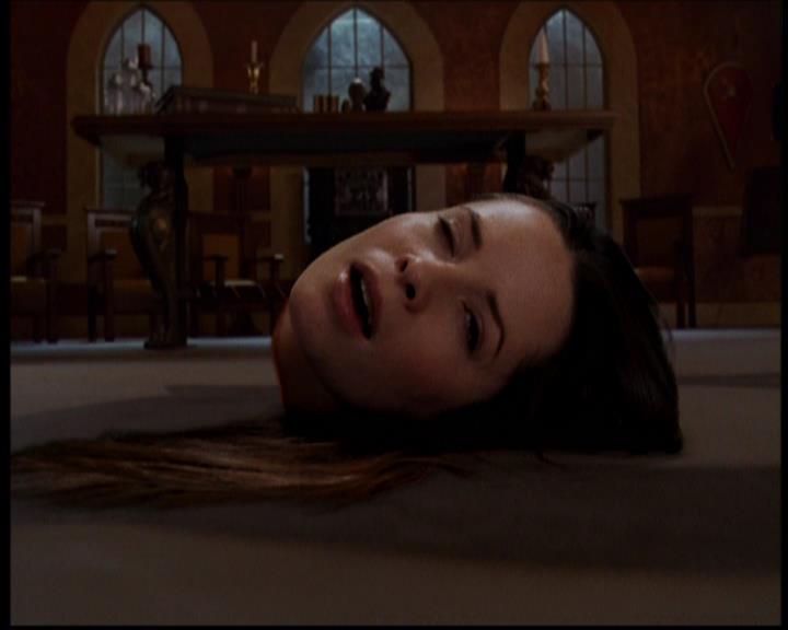 Charmed-Online-dot-614TheLegendOftheSleepyHalliwell0933.jpg