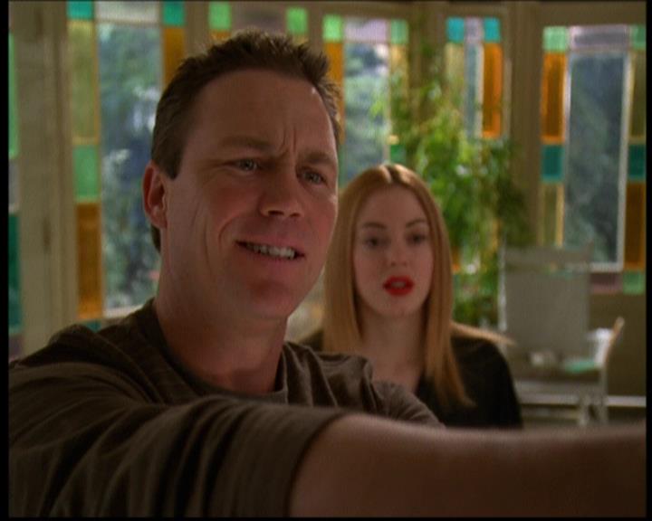 Charmed-Online-dot-614TheLegendOftheSleepyHalliwell0944.jpg