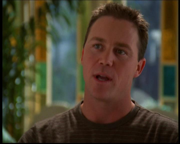 Charmed-Online-dot-614TheLegendOftheSleepyHalliwell0955.jpg Charmed-Online-dot-614TheLegendOftheSleepyHalliwell0955.jpg