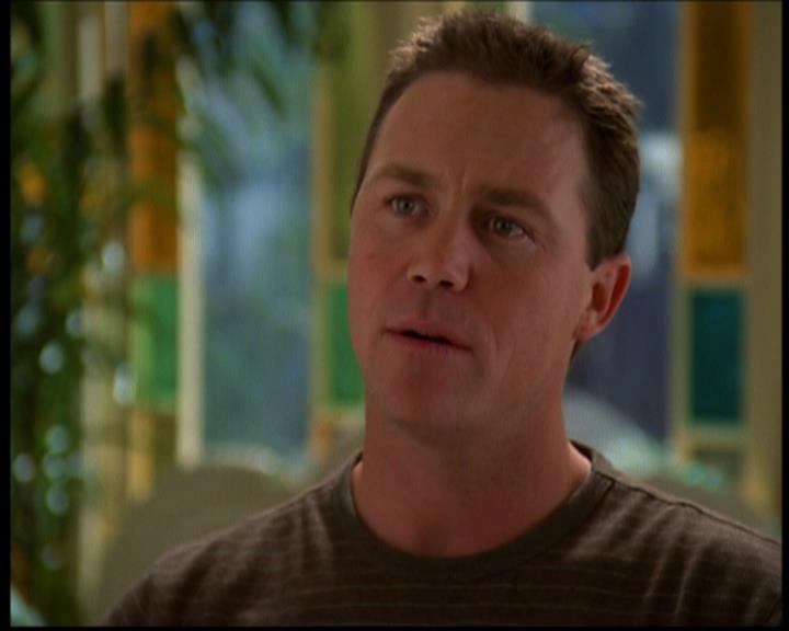 Charmed-Online-dot-614TheLegendOftheSleepyHalliwell0957.jpg Charmed-Online-dot-614TheLegendOftheSleepyHalliwell0957.jpg