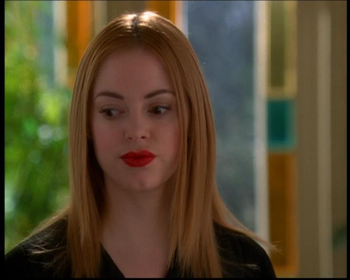Charmed-Online-dot-614TheLegendOftheSleepyHalliwell0967.jpg