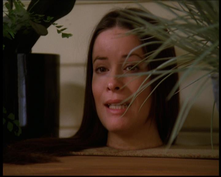 Charmed-Online-dot-614TheLegendOftheSleepyHalliwell0971.jpg Charmed-Online-dot-614TheLegendOftheSleepyHalliwell0971.jpg