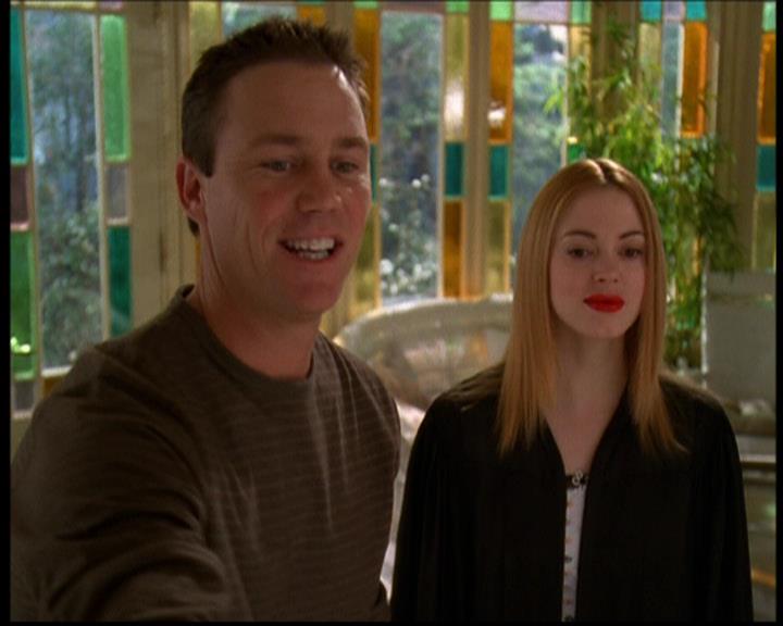 Charmed-Online-dot-614TheLegendOftheSleepyHalliwell0972.jpg