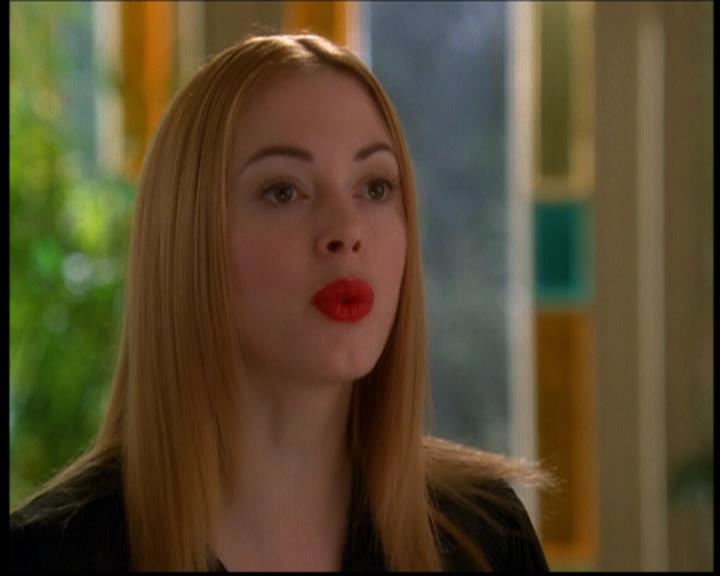 Charmed-Online-dot-614TheLegendOftheSleepyHalliwell0999.jpg
