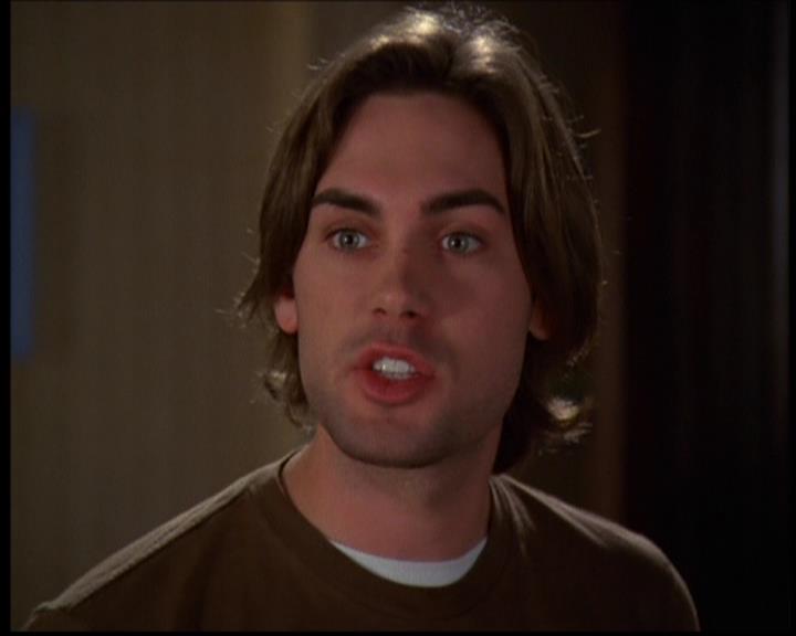 Charmed-Online-dot-614TheLegendOftheSleepyHalliwell1040.jpg