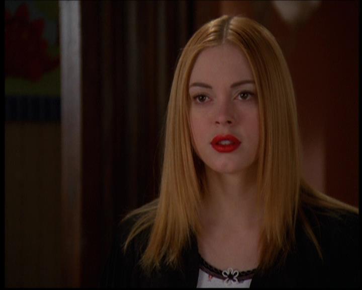 Charmed-Online-dot-614TheLegendOftheSleepyHalliwell1044.jpg