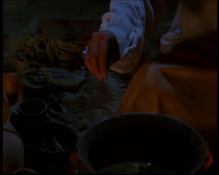 Charmed-Online-dot-614TheLegendOftheSleepyHalliwell1068.jpg