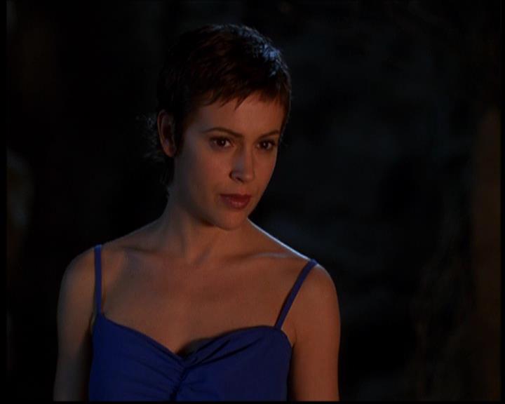 Charmed-Online-dot-614TheLegendOftheSleepyHalliwell1079.jpg Charmed-Online-dot-614TheLegendOftheSleepyHalliwell1079.jpg