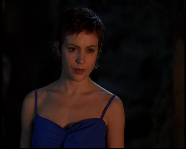 Charmed-Online-dot-614TheLegendOftheSleepyHalliwell1087.jpg