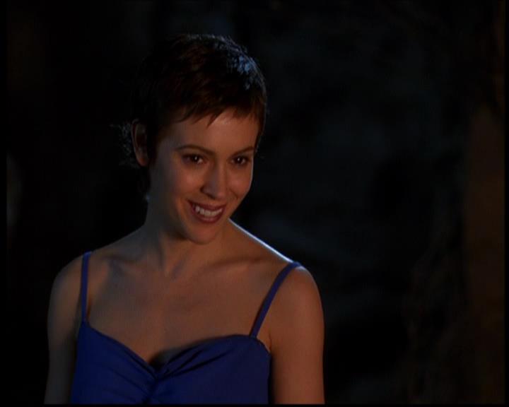 Charmed-Online-dot-614TheLegendOftheSleepyHalliwell1099.jpg Charmed-Online-dot-614TheLegendOftheSleepyHalliwell1099.jpg