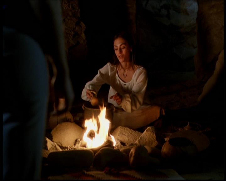 Charmed-Online-dot-614TheLegendOftheSleepyHalliwell1105.jpg Charmed-Online-dot-614TheLegendOftheSleepyHalliwell1105.jpg