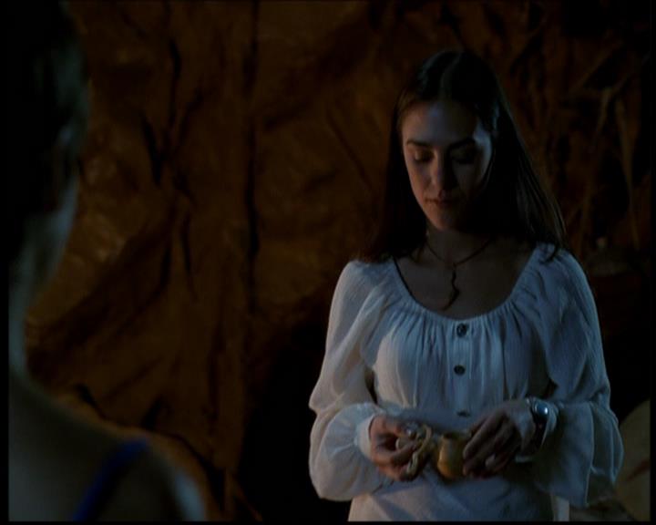 Charmed-Online-dot-614TheLegendOftheSleepyHalliwell1117.jpg Charmed-Online-dot-614TheLegendOftheSleepyHalliwell1117.jpg