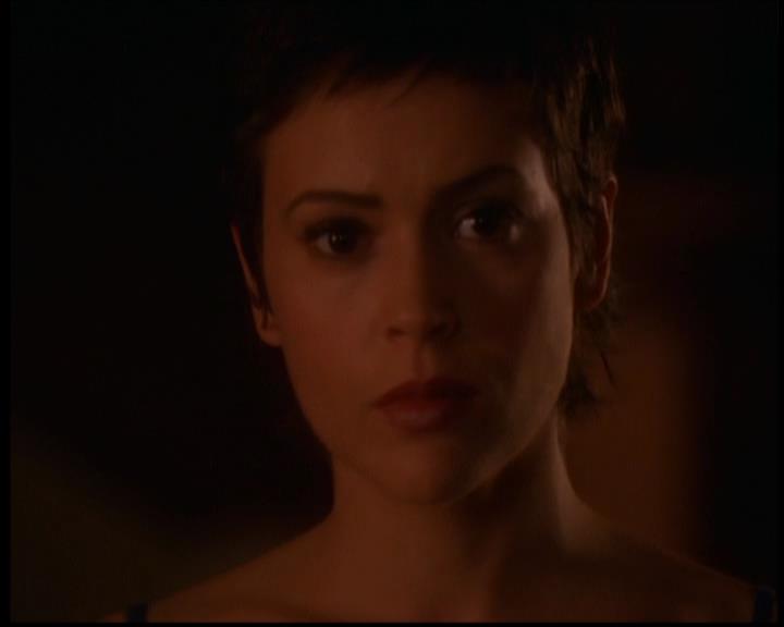 Charmed-Online-dot-614TheLegendOftheSleepyHalliwell1165.jpg Charmed-Online-dot-614TheLegendOftheSleepyHalliwell1165.jpg