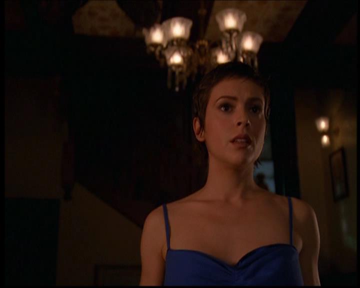 Charmed-Online-dot-614TheLegendOftheSleepyHalliwell1169.jpg