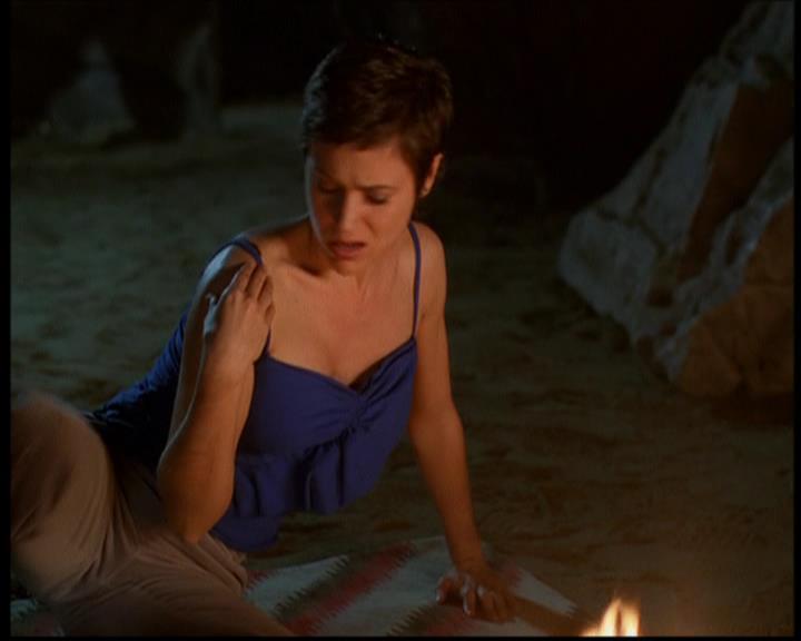 Charmed-Online-dot-614TheLegendOftheSleepyHalliwell1177.jpg