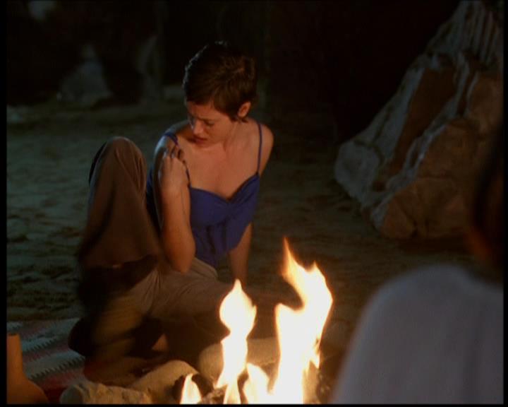 Charmed-Online-dot-614TheLegendOftheSleepyHalliwell1179.jpg Charmed-Online-dot-614TheLegendOftheSleepyHalliwell1179.jpg