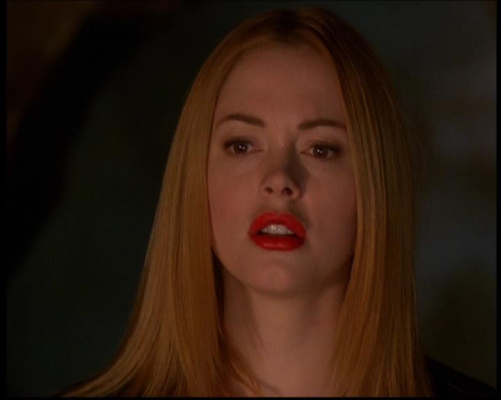 Charmed-Online-dot-614TheLegendOftheSleepyHalliwell1208.jpg