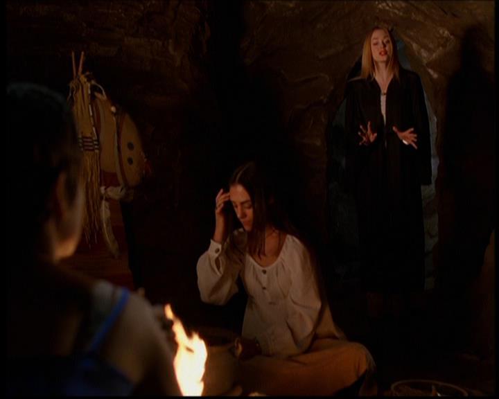 Charmed-Online-dot-614TheLegendOftheSleepyHalliwell1214.jpg Charmed-Online-dot-614TheLegendOftheSleepyHalliwell1214.jpg