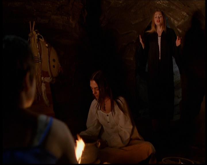 Charmed-Online-dot-614TheLegendOftheSleepyHalliwell1218.jpg Charmed-Online-dot-614TheLegendOftheSleepyHalliwell1218.jpg