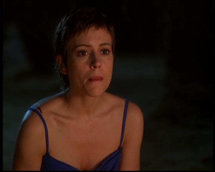 Charmed-Online-dot-614TheLegendOftheSleepyHalliwell1224.jpg Charmed-Online-dot-614TheLegendOftheSleepyHalliwell1224.jpg