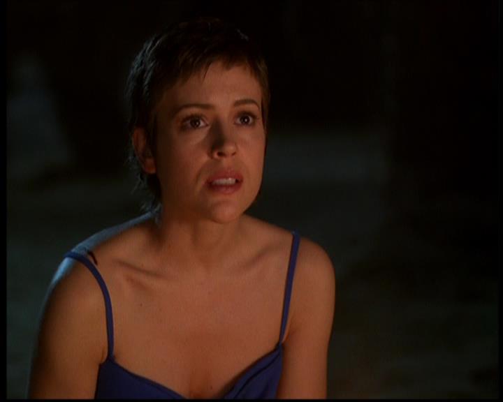Charmed-Online-dot-614TheLegendOftheSleepyHalliwell1225.jpg