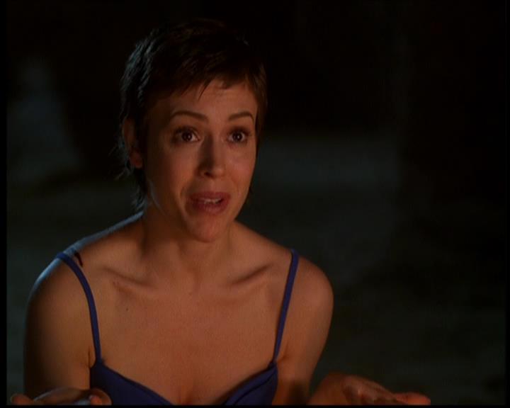 Charmed-Online-dot-614TheLegendOftheSleepyHalliwell1236.jpg