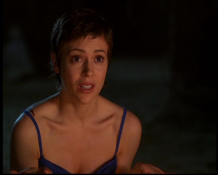 Charmed-Online-dot-614TheLegendOftheSleepyHalliwell1237.jpg Charmed-Online-dot-614TheLegendOftheSleepyHalliwell1237.jpg