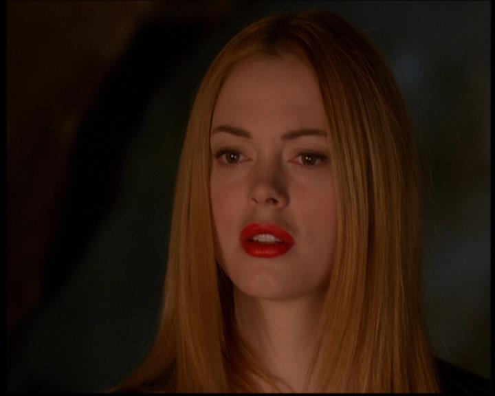 Charmed-Online-dot-614TheLegendOftheSleepyHalliwell1240.jpg