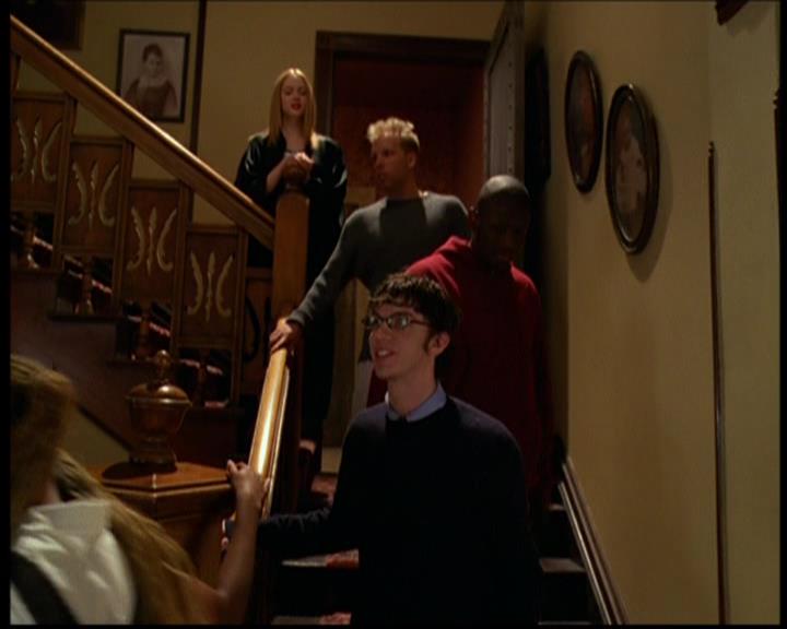 Charmed-Online-dot-614TheLegendOftheSleepyHalliwell1275.jpg Charmed-Online-dot-614TheLegendOftheSleepyHalliwell1275.jpg