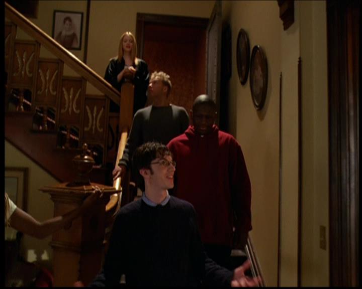 Charmed-Online-dot-614TheLegendOftheSleepyHalliwell1276.jpg Charmed-Online-dot-614TheLegendOftheSleepyHalliwell1276.jpg