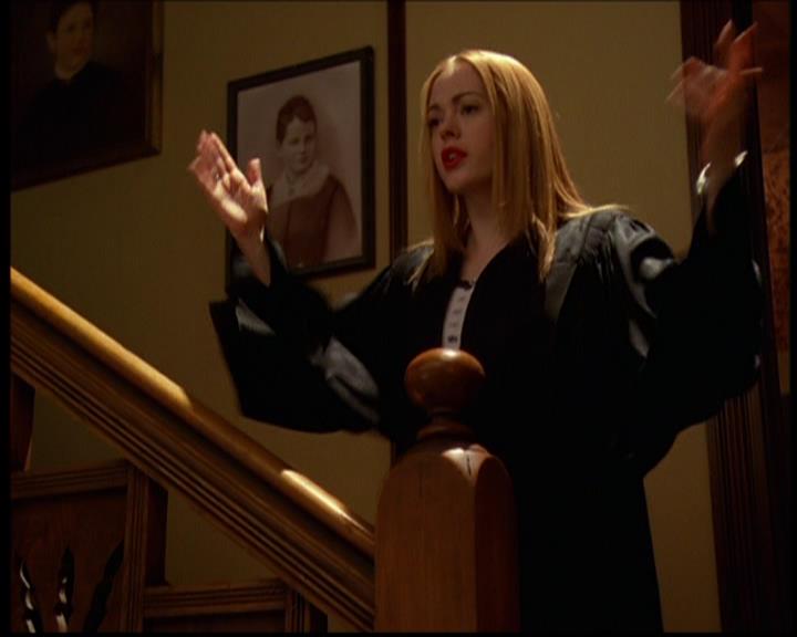 Charmed-Online-dot-614TheLegendOftheSleepyHalliwell1281.jpg Charmed-Online-dot-614TheLegendOftheSleepyHalliwell1281.jpg